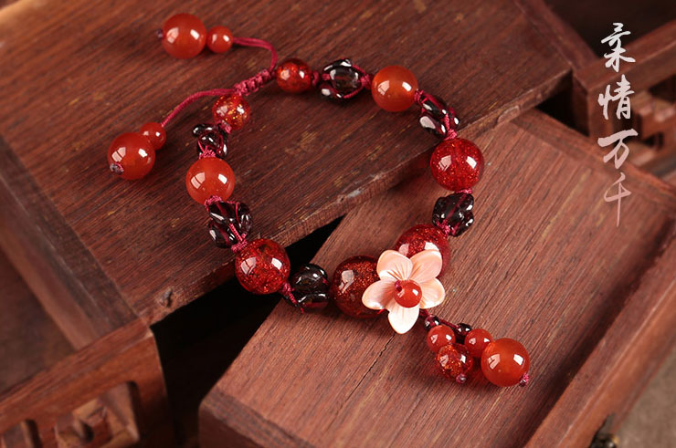 Pulsera China con Perlas rojas, Flores