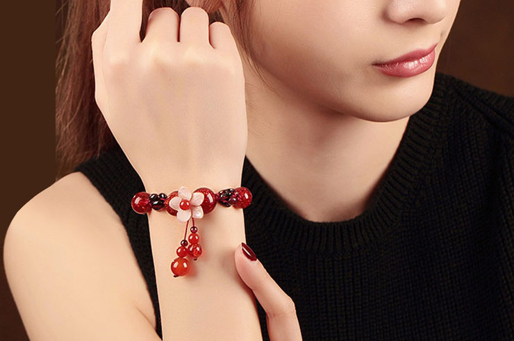 Chinise Bracelet with Red pearls, Flowers